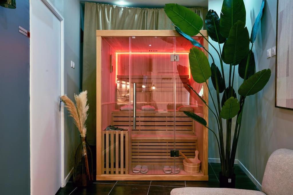 Versailles Jacuzzi - Sauna - Rdc 2 Zewnętrze zdjęcie